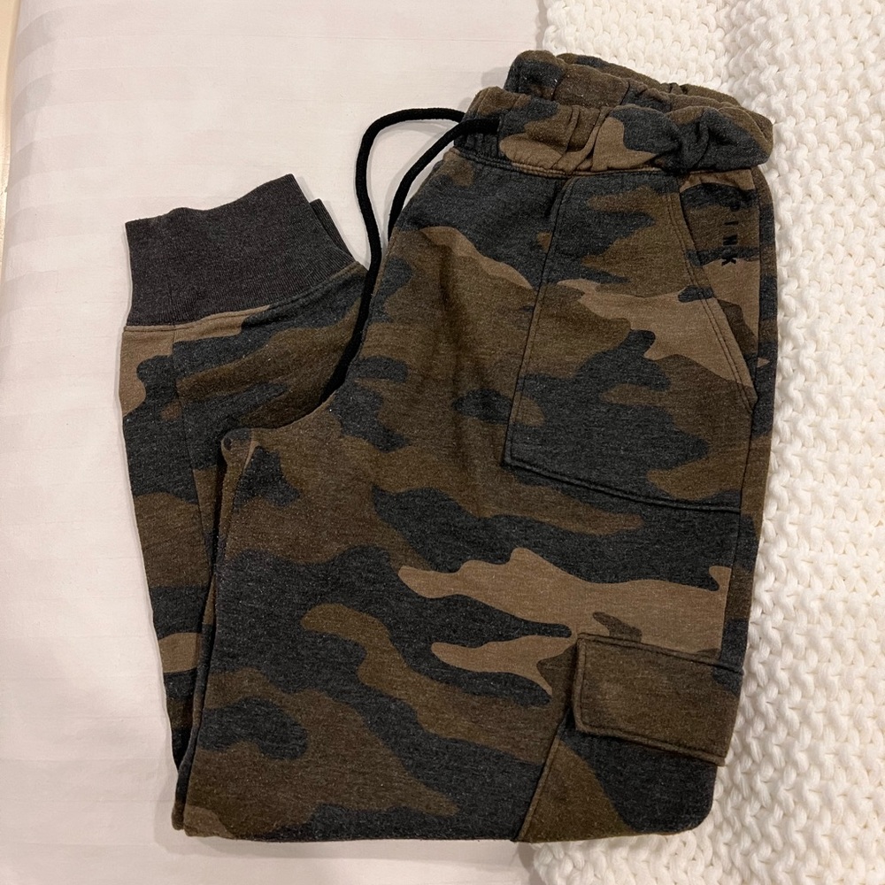 Camo cargo joggers